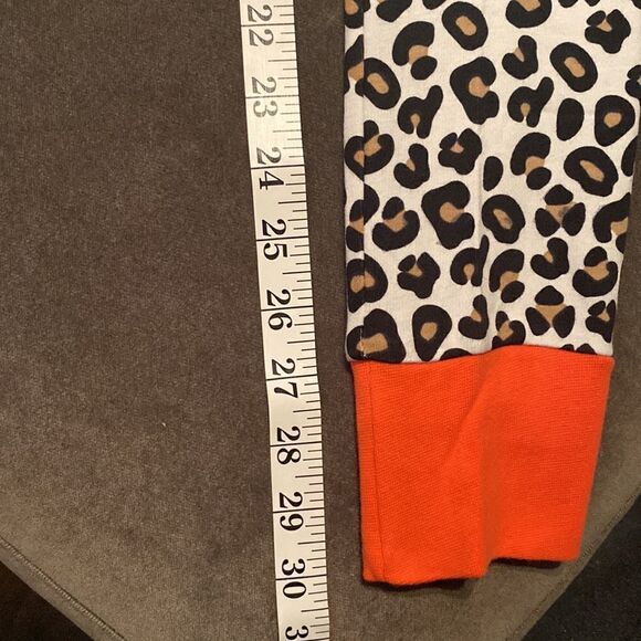 Buc-ee’s Women’s Drawstring Leopard Sleep Pants Elasticized Waist Size S NWT - Picture 7 of 8